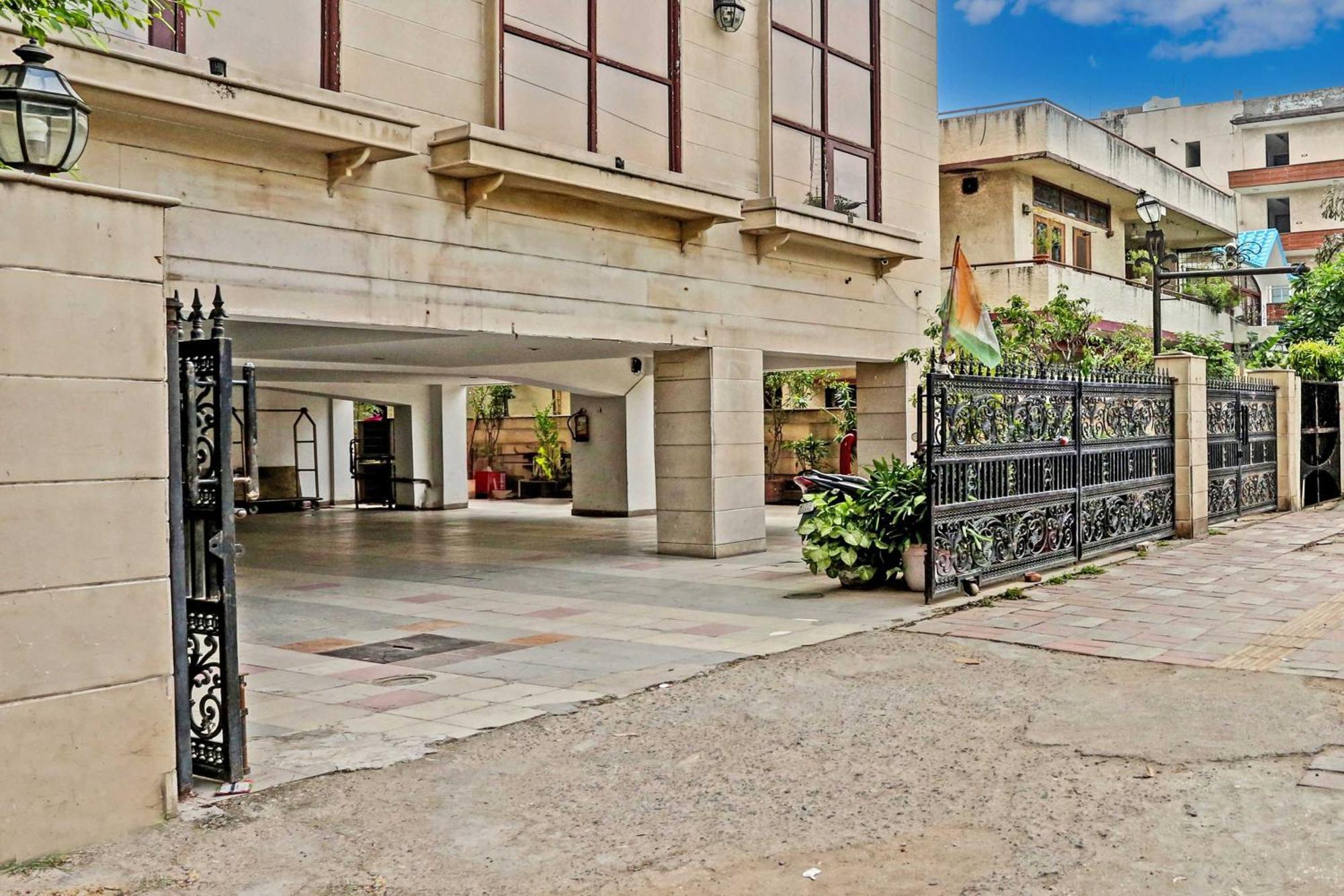 Townhouse The Royce New Friends Colony Hotel Nova Deli Exterior foto